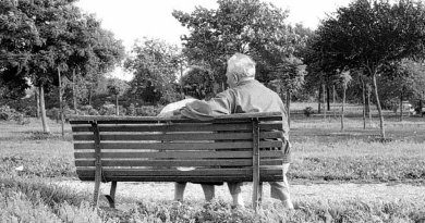 Uomini Soli: vivere gli anziani non come un peso ma come un dono